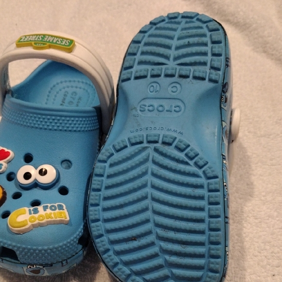 Crocs Sesame Street Blue and White Sandals with Fun Cookies Monster Badges. - Picture 3 of 4